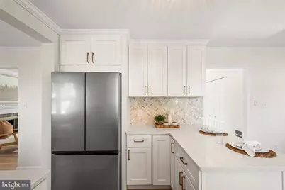 7936 Saint Dennis Drive, Springfield, VA 22153 - Photo 15