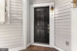 6984 Ellingham Cir, Alexandria, VA 22315 - Photo 3