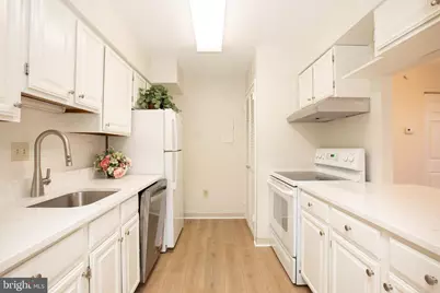 1808 Old Meadow Road #507, McLean, VA 22102 - Photo 5