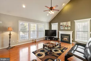 13714 Monet Ct, Chantilly, VA 20151 - Photo 25