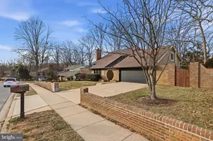 10512 Arrowood St, Fairfax, VA 22032 - Photo 3