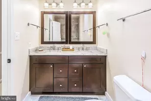 980 Old Holly Dr, Great Falls, VA 22066 - Photo 5