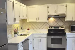 7051 Leewood Forest Dr, Springfield, VA 22151 - Photo 5