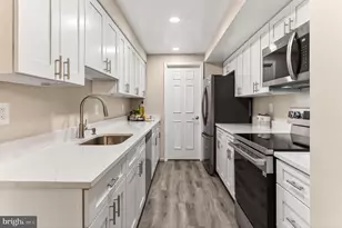 6049 Essex House Square, Alexandria, VA 22310 - Photo 15