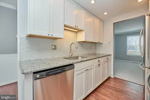 10355 Granite Creek Ln, Oakton, VA 22124 - Photo 11