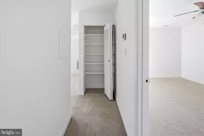 7809 Dassett #303, Annandale, VA 22003 - Photo 7