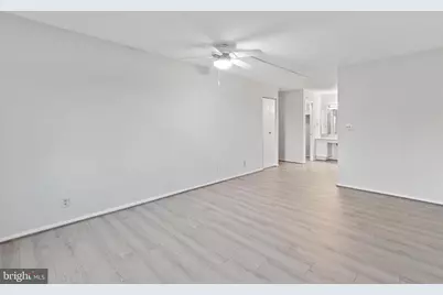 8340 Greensboro Drive #207, McLean, VA 22102 - Photo 5