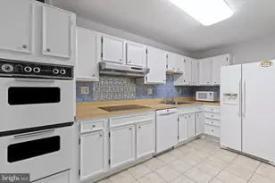 8340 Greensboro Dr, McLean, VA 22102 - Photo 15