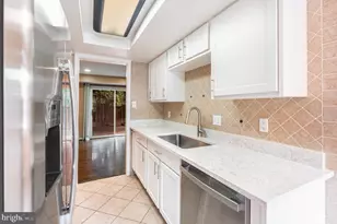 7432 Larne Ln, Lorton, VA 22079 - Photo 7