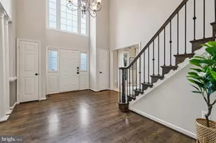 8514 Oak Chase Cir, Fairfax Station, VA 22039 - Photo 3