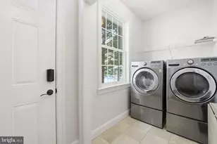 2905 Hibbard St, Oakton, VA 22124 - Photo 17