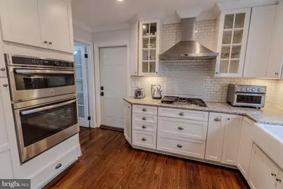 308 Old Courthouse Road NE, Vienna, VA 22180 - Photo 7