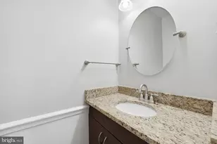 11872 St Trinians Ct, Reston, VA 20191 - Photo 5