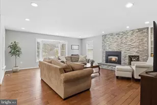 6804 Jeremiah Ct, Fairfax Station, VA 22039 - Photo 19