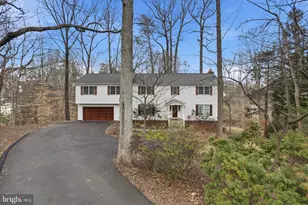 6804 Jeremiah Ct, Fairfax Station, VA 22039 - Photo 3