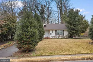 7423 Exmore St, Springfield, VA 22150 - Photo 3