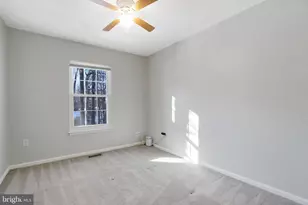5918 Roberts Common Ct, Burke, VA 22015 - Photo 23
