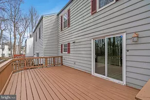 5918 Roberts Common Ct, Burke, VA 22015 - Photo 5