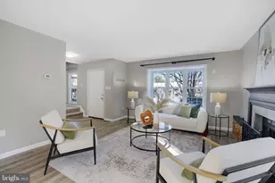 5918 Roberts Common Ct, Burke, VA 22015 - Photo 5