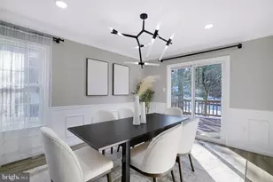 5918 Roberts Common Ct, Burke, VA 22015 - Photo 9