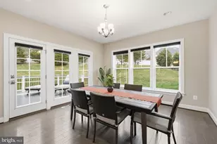 8940 Silvan Woods Ct, Fairfax, VA 22031 - Photo 17