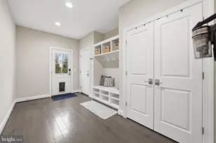 8940 Silvan Woods Ct, Fairfax, VA 22031 - Photo 19