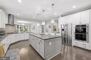 8940 Silvan Woods Ct, Fairfax, VA 22031 - Photo 13
