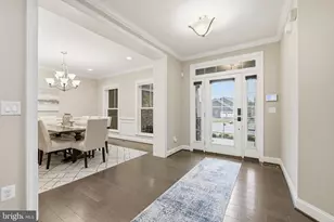 8940 Silvan Woods Ct, Fairfax, VA 22031 - Photo 5