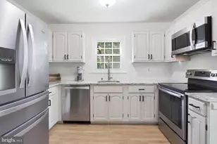 6322 Glenbard Rd, Burke, VA 22015 - Photo 9