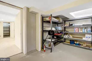 6070 Wooten Dr, Falls Church, VA 22044 - Photo 29