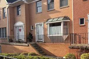 207 Locust St SE, Vienna, VA 22180 - Photo 1