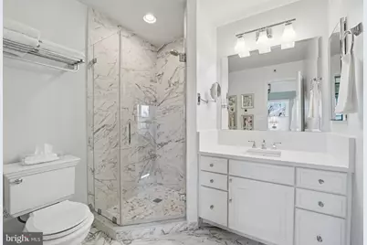 207 Locust Street SE, Vienna, VA 22180 - Photo 21