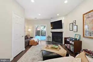 2114 Whisperwood Glen Ln, Reston, VA 20191 - Photo 3