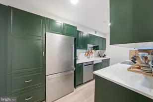 8231 Kings Charter Ln, Springfield, VA 22152 - Photo 13