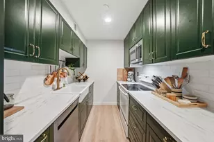 8231 Kings Charter Ln, Springfield, VA 22152 - Photo 11