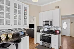 13515 King Charles Dr, Chantilly, VA 20151 - Photo 7