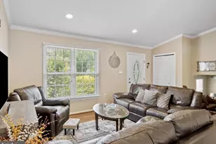 13515 King Charles Dr, Chantilly, VA 20151 - Photo 3