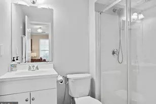 13515 King Charles Dr, Chantilly, VA 20151 - Photo 15