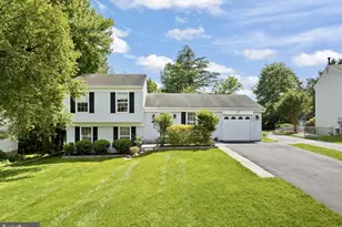 13515 King Charles Dr, Chantilly, VA 20151 - Photo 1