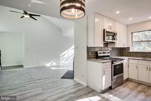 3803 Green Ridge Ct, Fairfax, VA 22033 - Photo 5