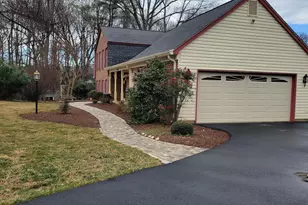 11820 Wayland St, Oakton, VA 22124 - Photo 3