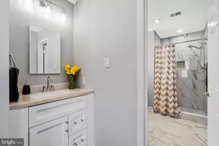 11820 Wayland St, Oakton, VA 22124 - Photo 23