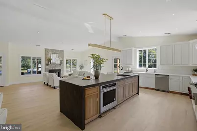 300 Lewis Street NW, Vienna, VA 22180 - Photo 3