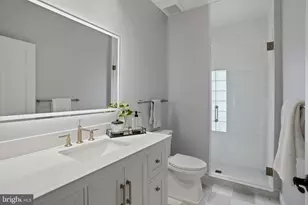 300 Lewis St NW, Vienna, VA 22180 - Photo 13