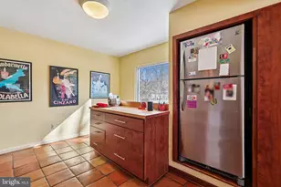 3180 Holmes Run Rd, Falls Church, VA 22042 - Photo 15