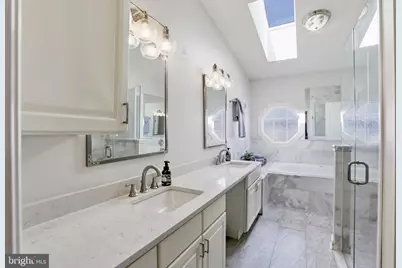8176 Madrillon Court, Vienna, VA 22182 - Photo 19