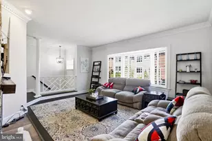 8176 Madrillon Ct, Vienna, VA 22182 - Photo 11