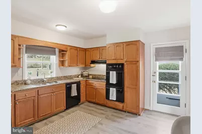 6424 Walters Woods Drive, Falls Church, VA 22044 - Photo 19