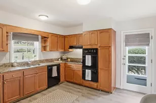 6424 Walters Woods Dr, Falls Church, VA 22044 - Photo 19