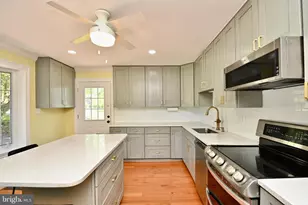 10612 Anita Dr, Lorton, VA 22079 - Photo 5